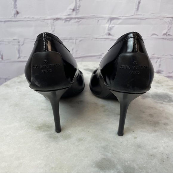 Louis Vuitton Pointed Toe Heels - Picture 2 of 10